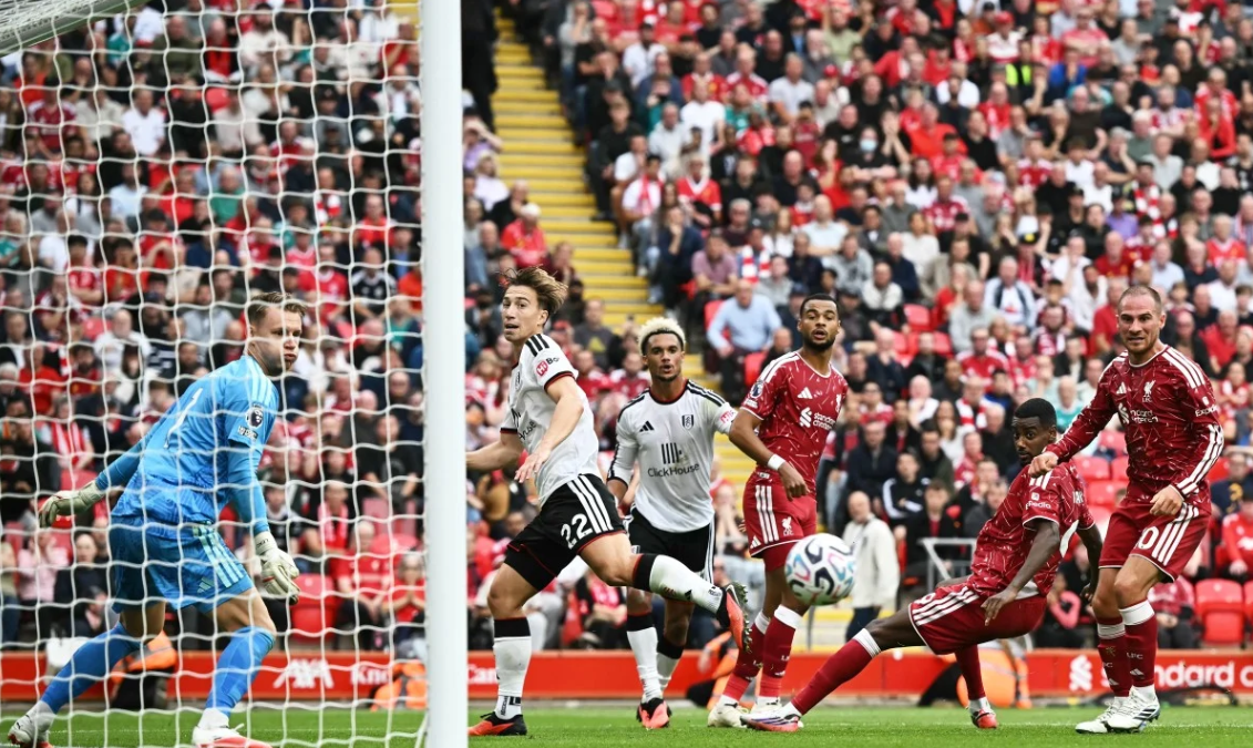 LIVERPOOL HELD BY FULHAM AS WINLESS ANFIELD RUN EXTENDS