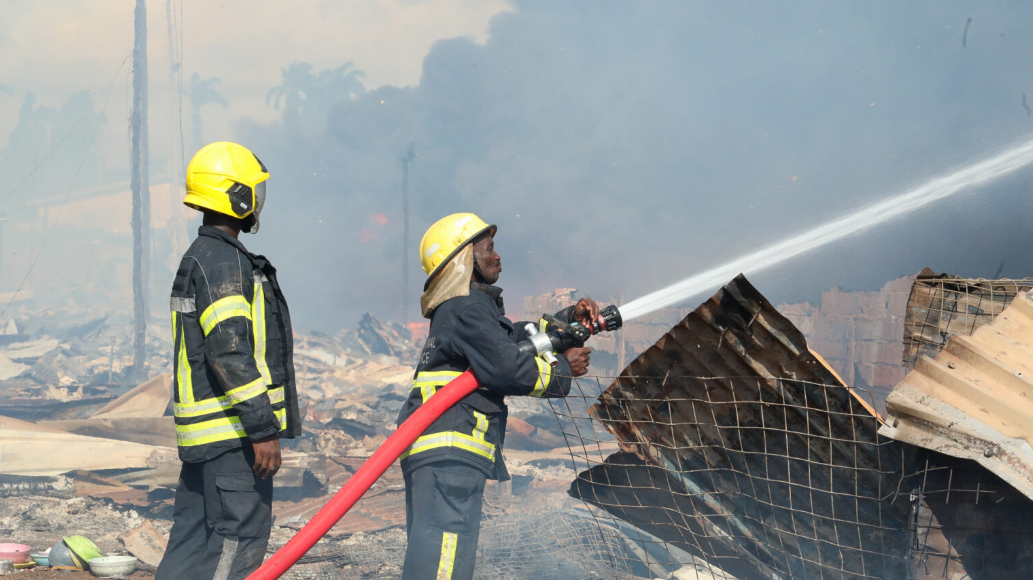 GHANA NATIONAL FIRE SERVICE CONTAINS MAJOR AVENOR INDUSTRIAL AREA FIRE
