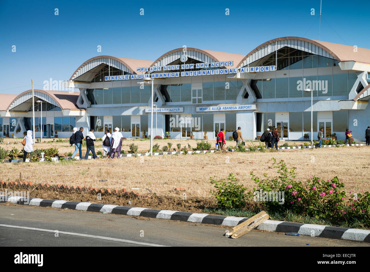 ETHIOPIAN FEDERAL FORCES RETAKE MEKELLE AIRPORT AS CITY REPORTED ENCIRCLED